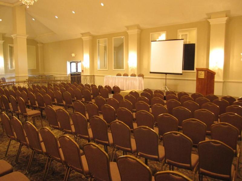 Clarion Inn & Suites Conference Center Covington Exterior foto